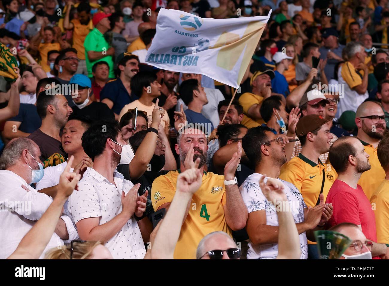 Melbourne, Australien, 27. Januar 2022. Socceroos-Fans jubeln beim Fußballspiel zur WM-Qualifikation zwischen Australien Socceroos und Vietnam am 27. Januar 2022 im AAMI Park in Melbourne, Australien, an. Kredit: Dave Hewison/Speed Media/Alamy Live Nachrichten Stockfoto