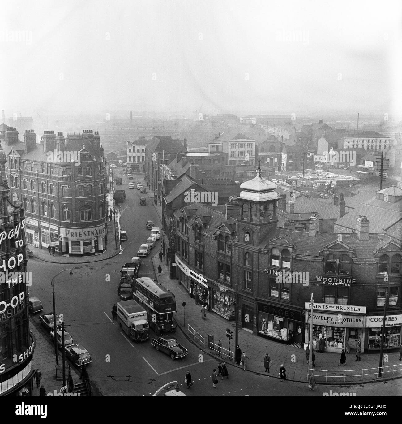 Blick auf das Stadtzentrum von Doncaster von der Spitze des Co-op-Gebäudes. South Yorkshire. 5th. April 1962. Stockfoto