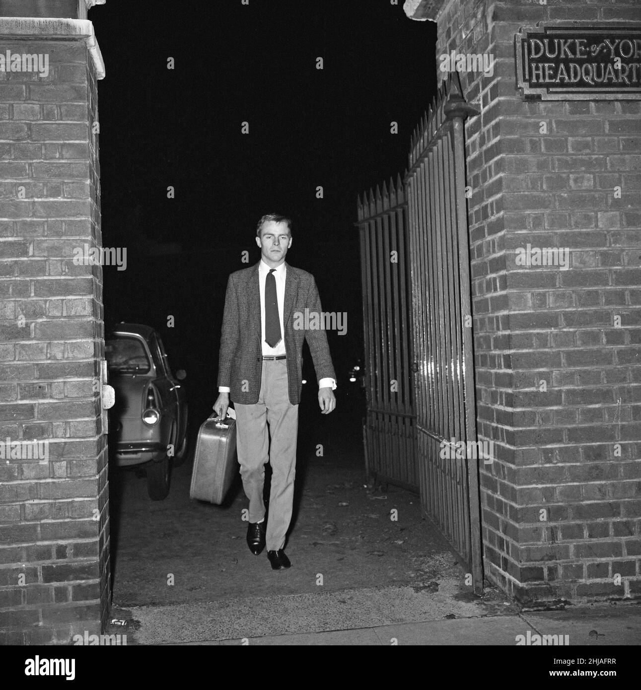 Max Mosley, ein territorialer Fallschirmjäger, nach seiner abendlichen Trainingseinheit im Hauptquartier des Herzogs von York, Chelsea. 9th. Oktober 1963. Stockfoto