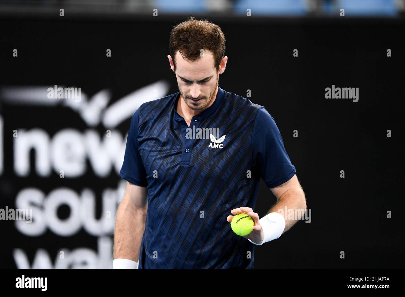 Sydney, Australien, 13. Januar 2022. Andy Murray aus Großbritannien serviert den Ball während des Sydney Classic Tennis-Spiels zwischen Andy Murray aus Großbritannien und David Goffin aus Belgien. Quelle: Steven Markham/Speed Media/Alamy Live News Stockfoto