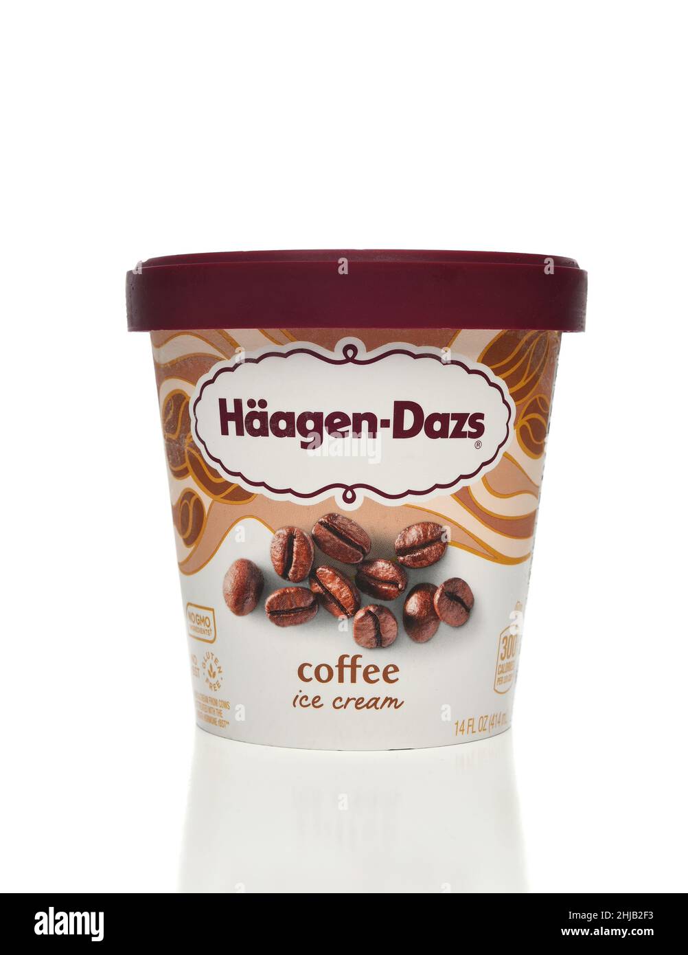 IRVINE, KALIFORNIEN - 27. JAN 2022: Eine Packung Haagen-Dazs Coffee Ice Cream. Stockfoto