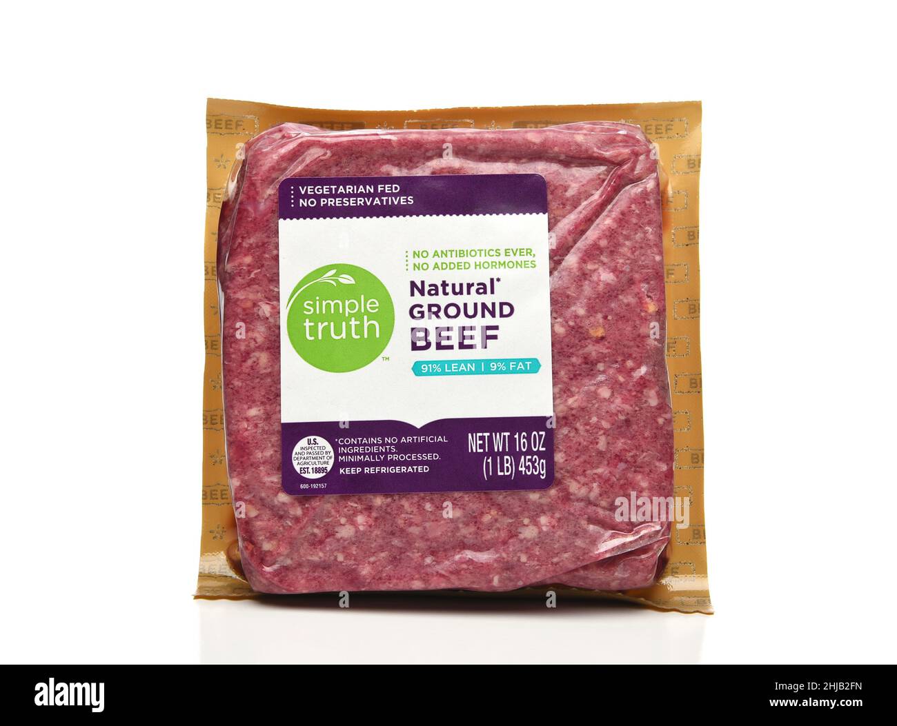 IRVINE, KALIFORNIEN - 27 JAN 2022: Ein Paket von Simple Truth Natural Ground Beef. Stockfoto