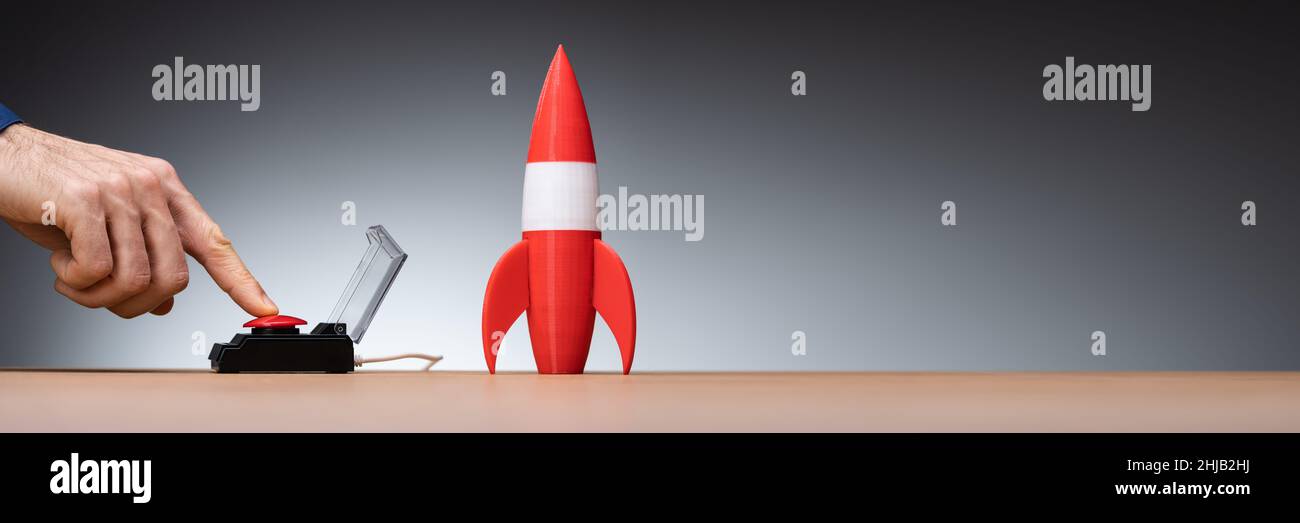 Red Rocket Start Und Launch Button Für Karriere Und Business Stockfoto
