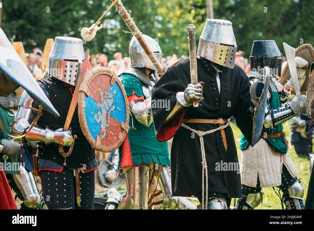 Denkmalpflege der ritterlichen Kämpfe auf der mittelalterlichen Kultur festival Stockfoto