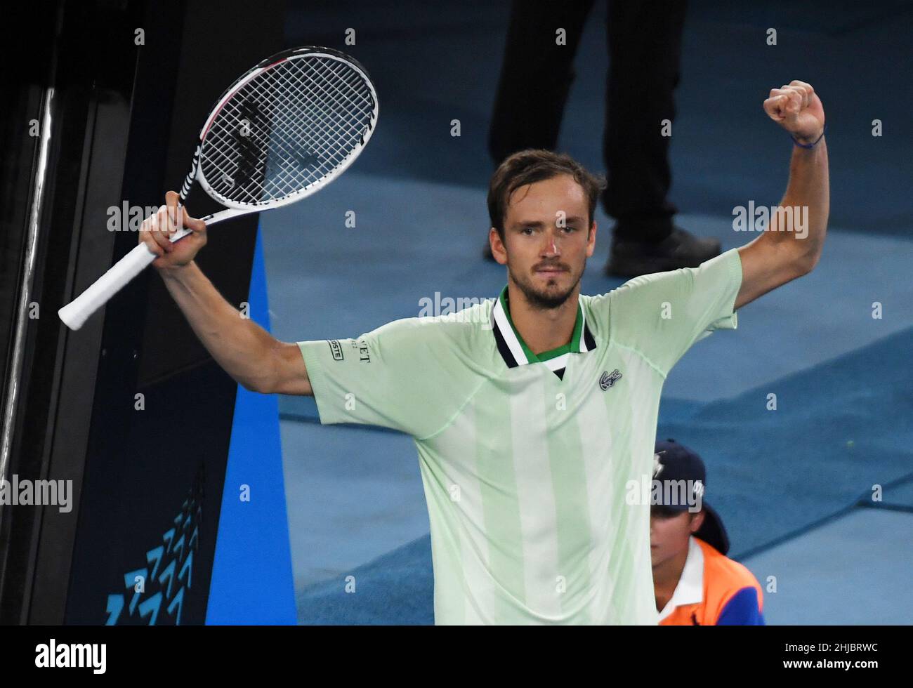 Melbourne, Australien. 28th Januar 2022. Australian Open Melbourne Park Day 12 28/01/2022 Daniil Medvedev (RUS) feiert seinen Sieg im Halbfinale der Männer Credit: Roger Parker/Alamy Live News Stockfoto