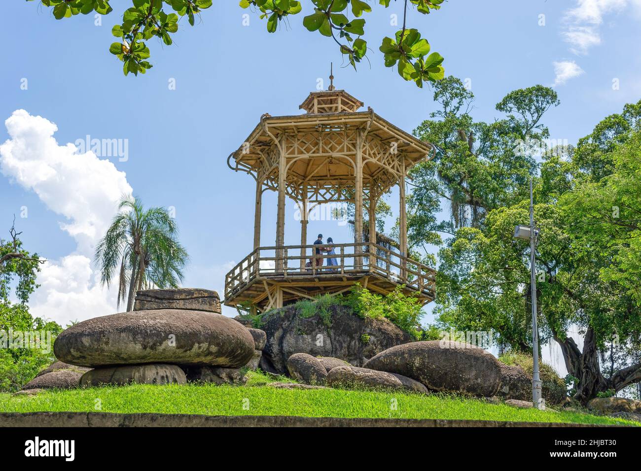 Ein alter Pavillon in Quinta da Boa Vista, einem öffentlichen Park von großer historischer Bedeutung, der sich im Viertel Sao Cristovao befindet. Stockfoto