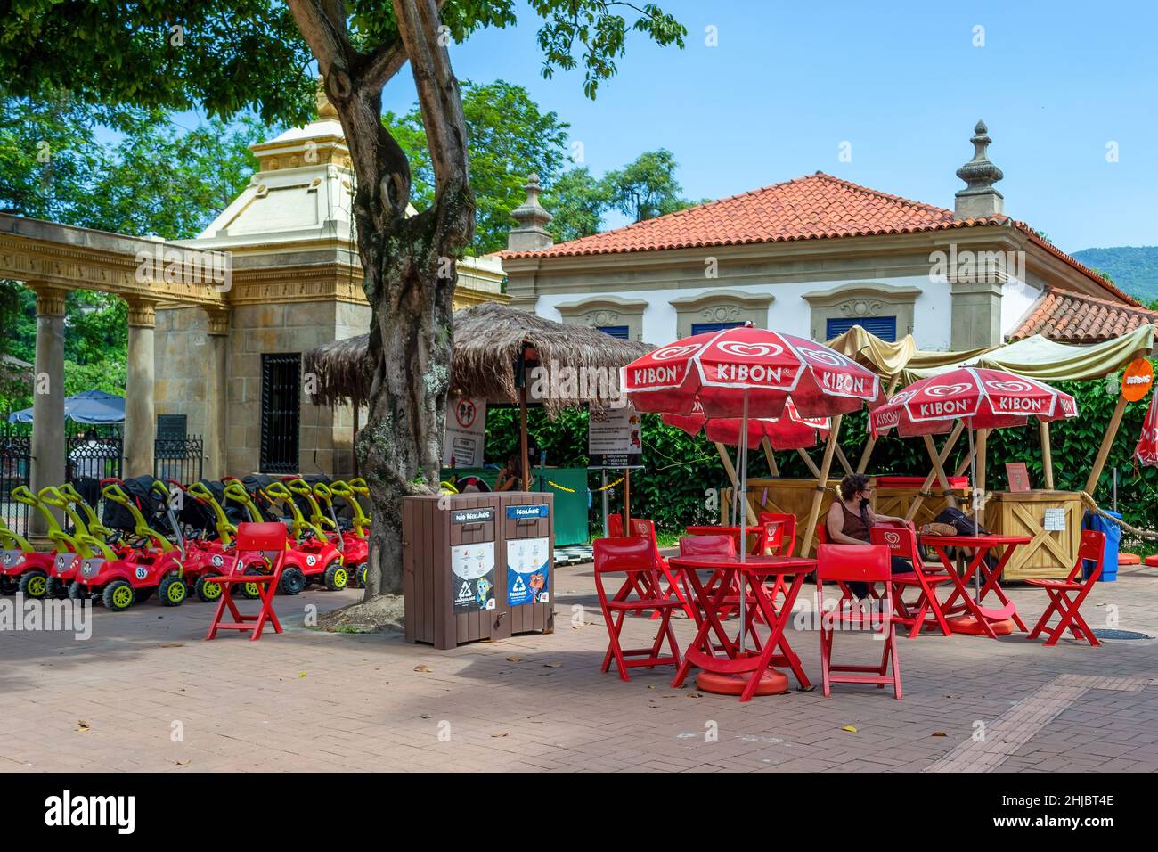 Gastronomie-Geschäft am Eingang der Quinta da Boa Vista, einem öffentlichen Park von großer historischer Bedeutung, der sich im Viertel Sao Cristovao befindet Stockfoto