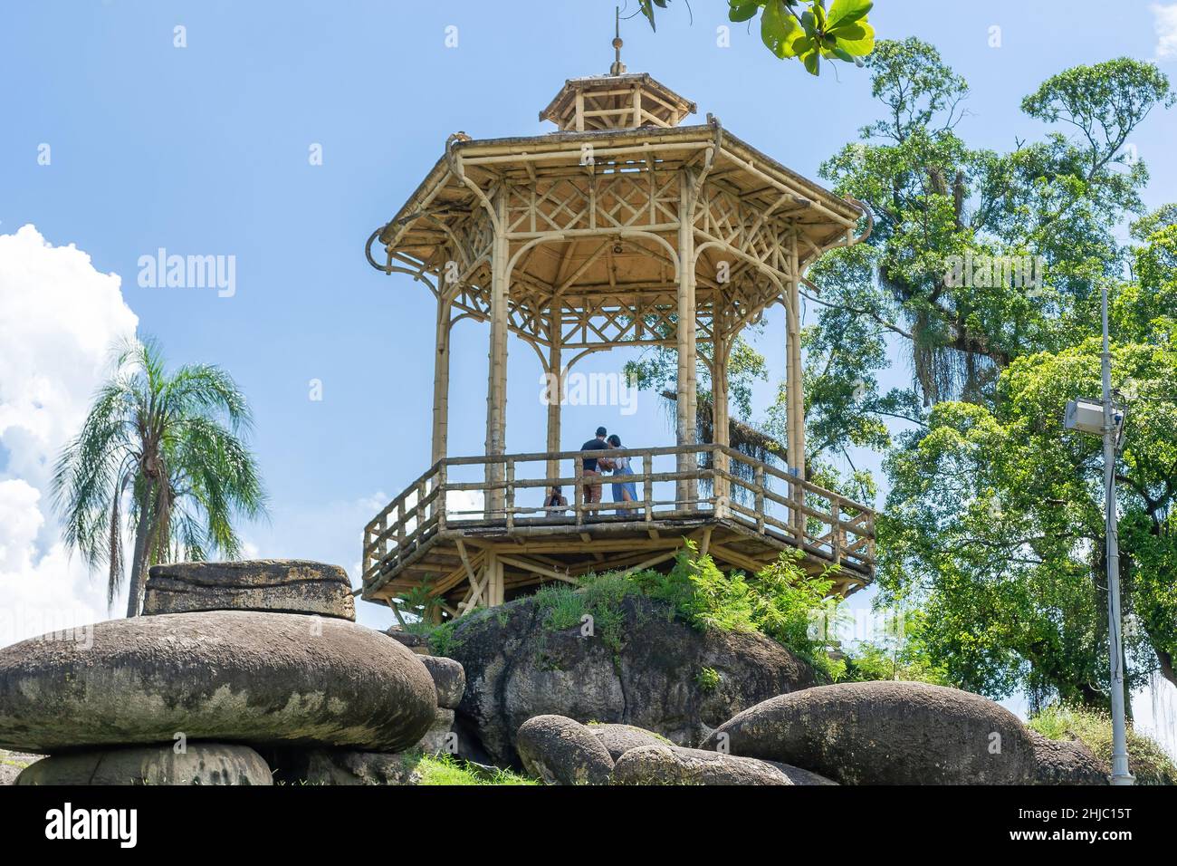 Ein alter Pavillon in Quinta da Boa Vista, einem öffentlichen Park von großer historischer Bedeutung, der sich im Viertel Sao Cristovao befindet. Stockfoto