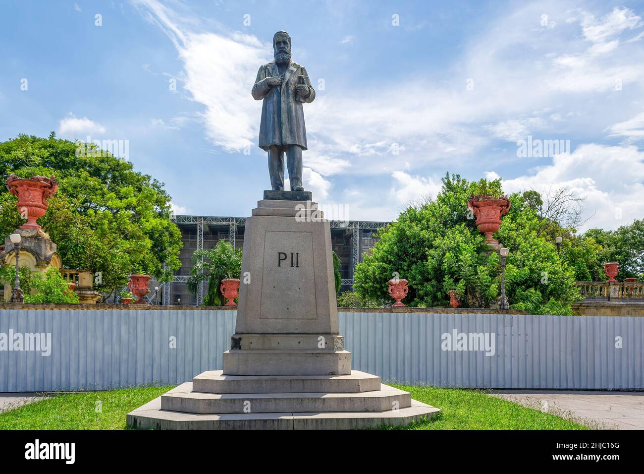 Skulptur oder Statue von Don Pedro II in Quinta da Boa Vista, einem öffentlichen Park von großer historischer Bedeutung, der sich im Viertel Sao Cristovao befindet Stockfoto