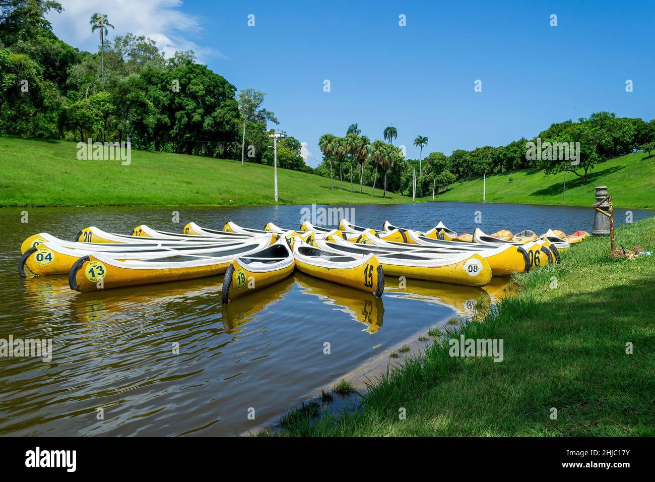 Das kreisförmige Muster von Kanus oder Kajaks in Quinta da Boa Vista, Brasilien Stockfoto