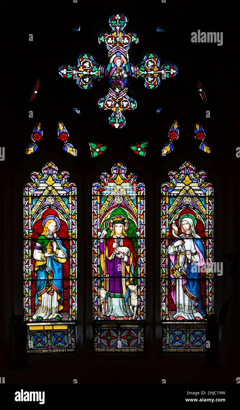 Glasfenster von William Wailes c 1864 Brome Church, Suffolk, England, UK Mary Magdalene, Good Shepherd, Heilige Martha von Bethanien Stockfoto