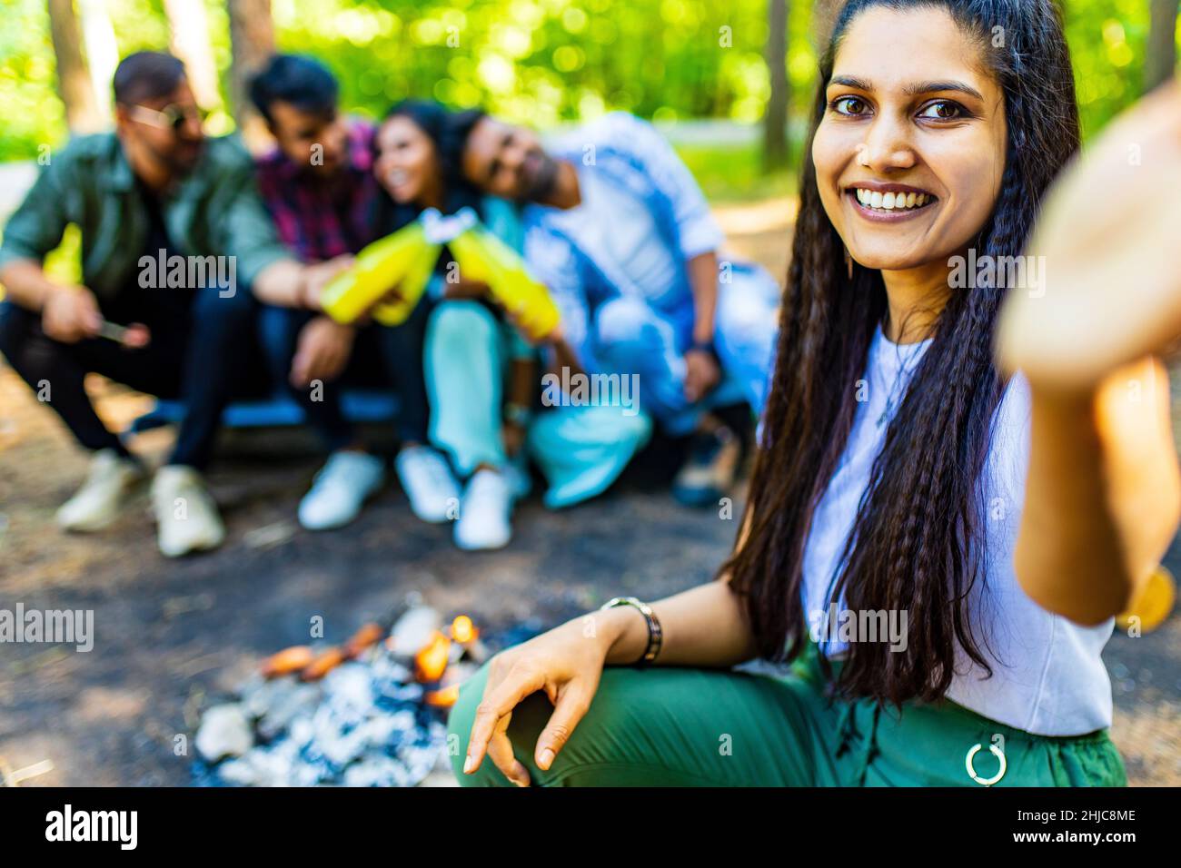 Outdoor-Aktivitäten und Freizeit für junge Freunde Stockfoto