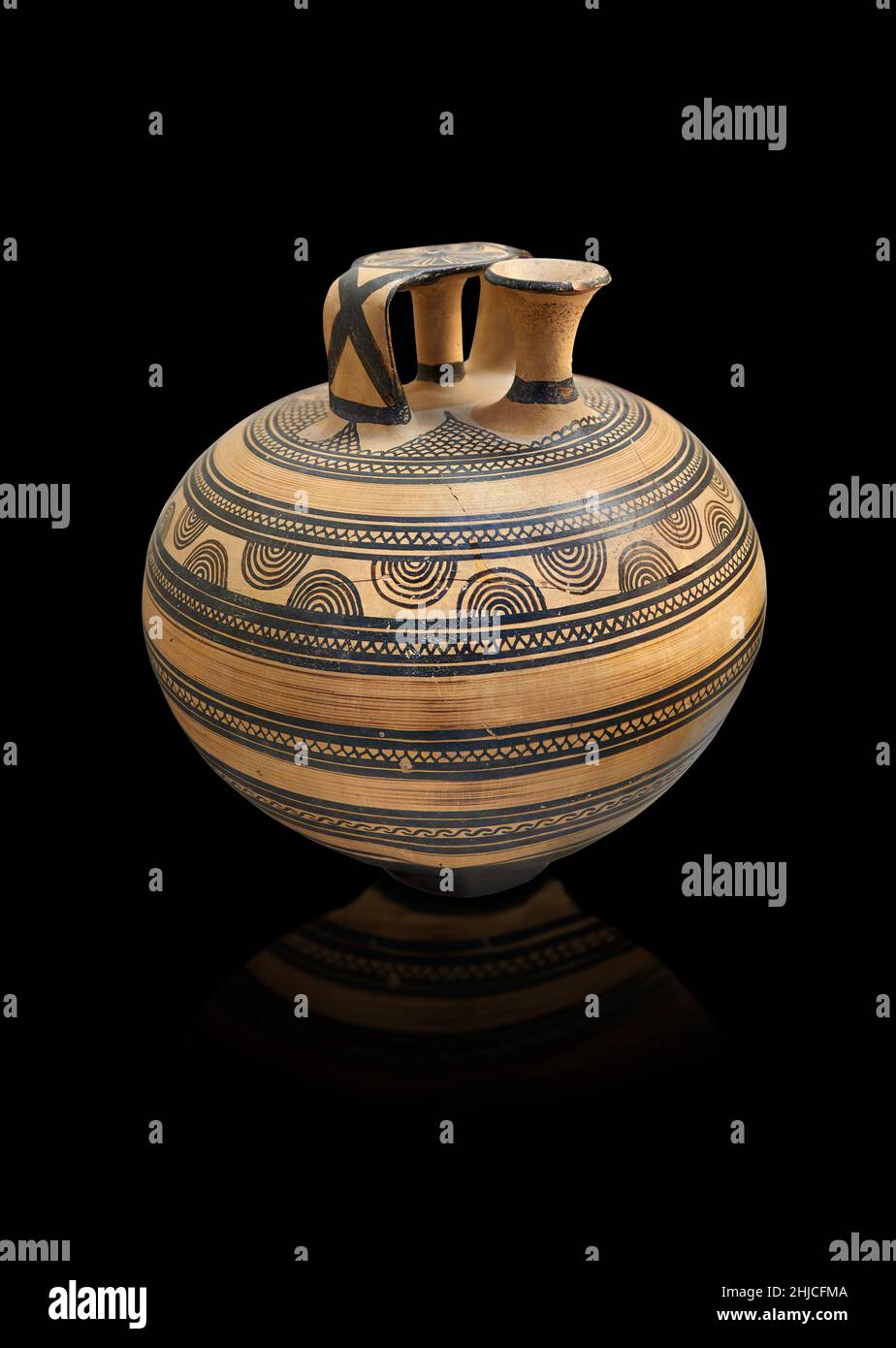 Mykenische Keramik - Terrakotta-Rührkrug aus chaber Grab 1:5 und 1:6, 1140-1100 v. Chr., mykenischer Friedhof von Asine. Archäologisches Museum Nafplio. . A Stockfoto