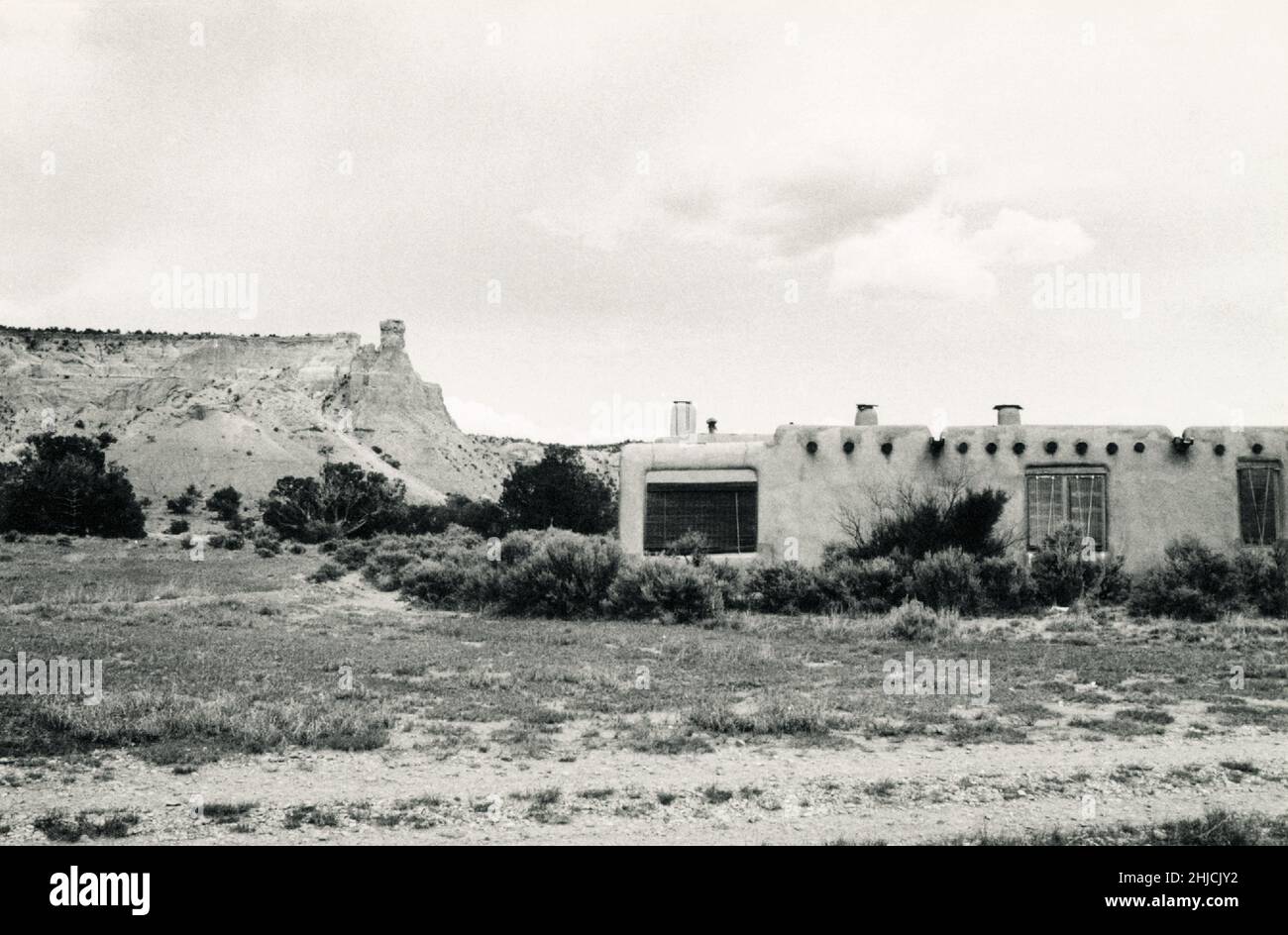 The Ghost Ranch, die Abiquiu, New Mexico Residenz der Künstlerin Georgia O'Keeffe, wohin sie 1940 zog. Aufgenommen im Jahr 1971. O'Keeffe war ein bedeutender moderner Künstler, dessen Arbeiten von abstrakt bis gegenständlich reichten und oft beides verschmolzen. Geboren 1887, gestorben 1986. Stockfoto