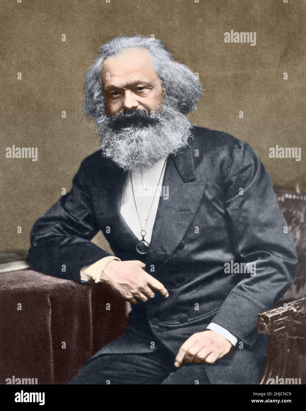 Karl Heinrich Marx (1818-1883) war ein deutscher Philosoph, Ökonom, Soziologe, Historiker, Journalist, Und revolutionär sozialistisch. Seine Ideen spielten eine bedeutende Rolle in der Entwicklung der Sozialwissenschaften und der sozialistischen politischen Bewegung. Zu seinen Lebzeiten veröffentlichte er verschiedene Bücher, wobei die bemerkenswertesten das Kommunistische Manifest (1848) und das Kapital (1867-1894) waren; einige seiner Werke wurden gemeinsam mit seinem Freund Friedrich Engels, dem deutschen Revolutionär, geschrieben. Stockfoto