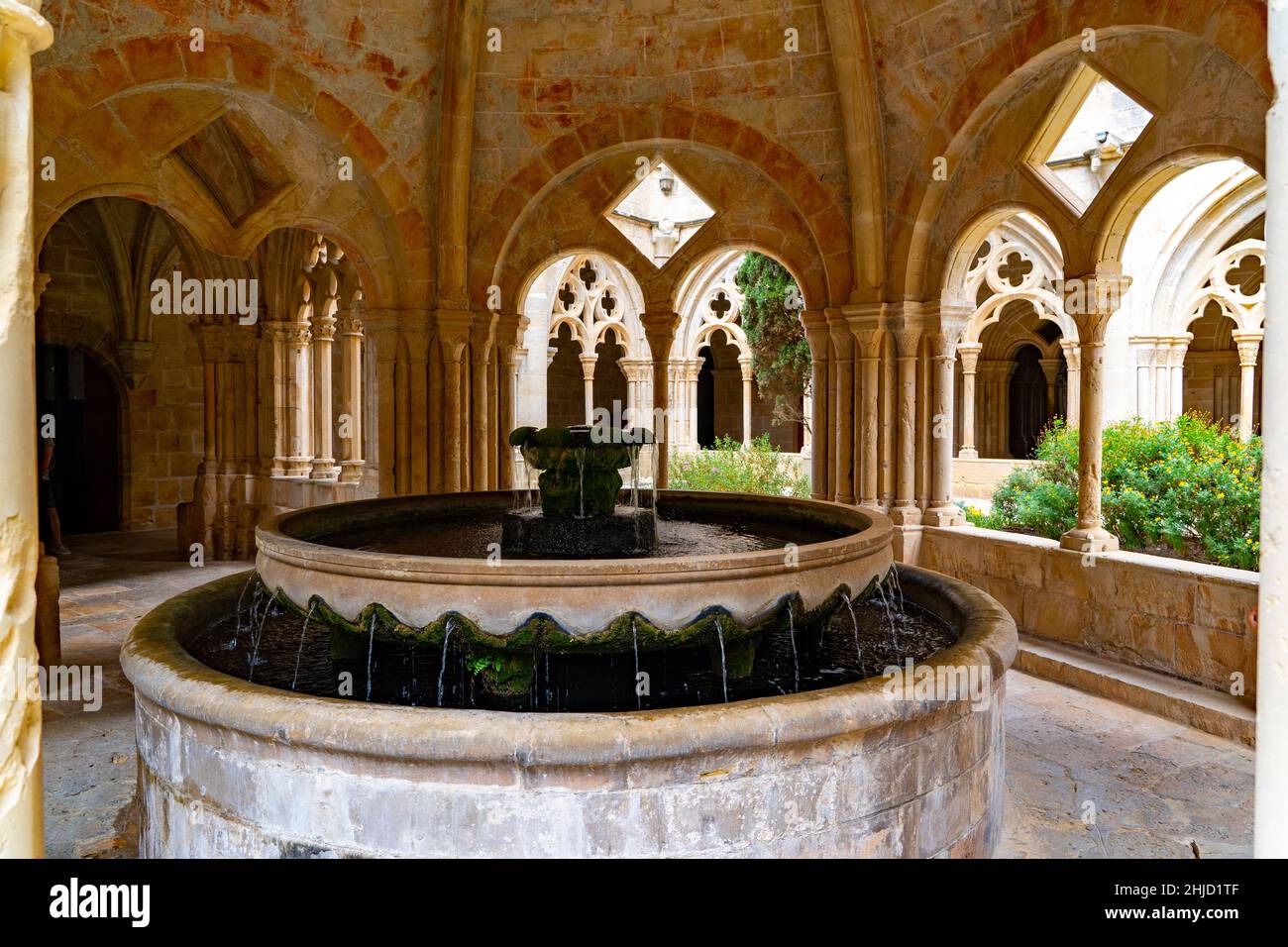 Brunnen der Gebetswaschung, Templet del lavatori, Abtei Poblet, Reial Monestir de Santa Maria de Poblet, Katalonien, Spanien. Es ist ein Zisterzienserkloster, fo Stockfoto