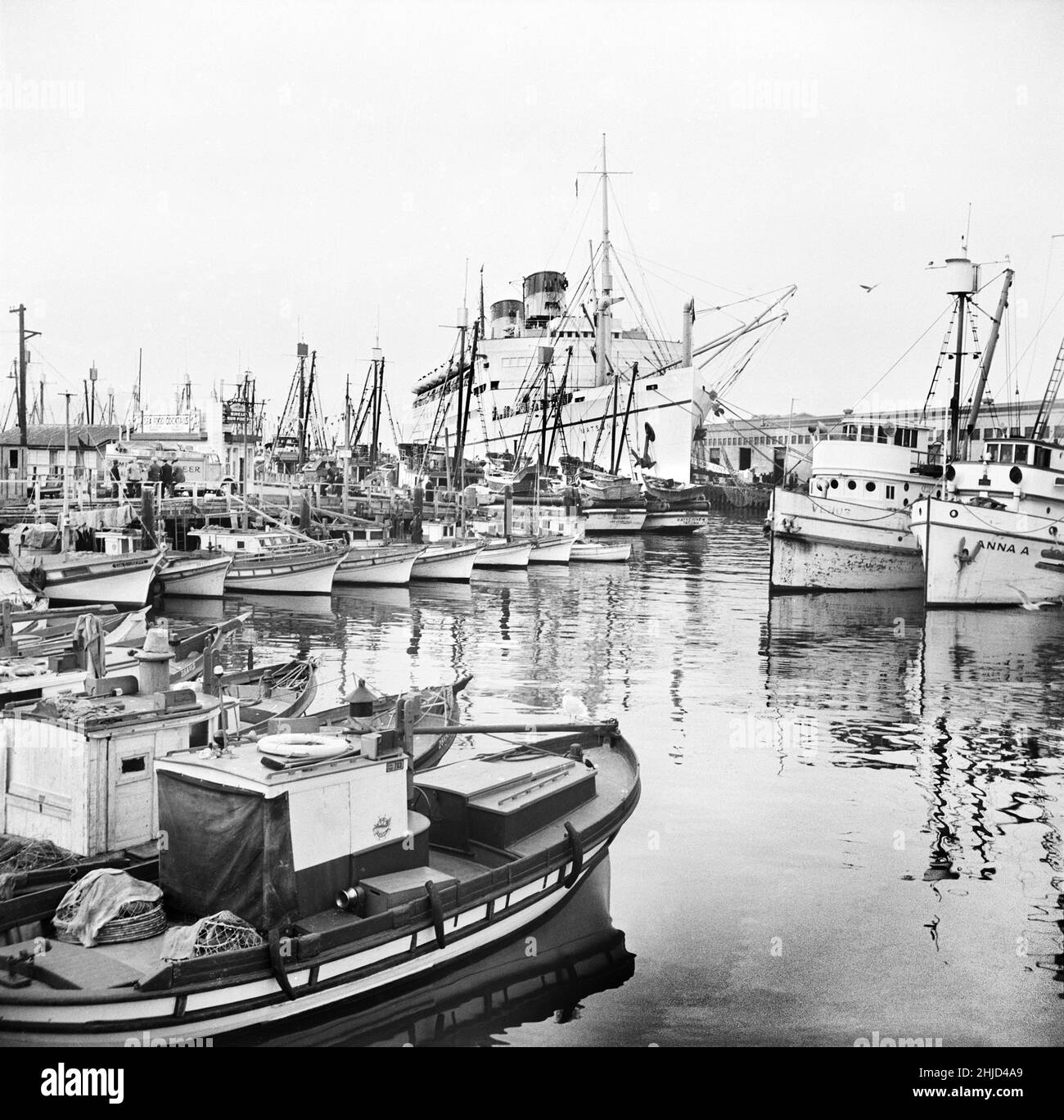 Transportverladung der Armee an Fisherman's Wharf, San Francisco, Kalifornien, USA, John Collier, Jr., U.S. Office of war Information/U.S. Farm Security Administration, Dezember 1941 Stockfoto