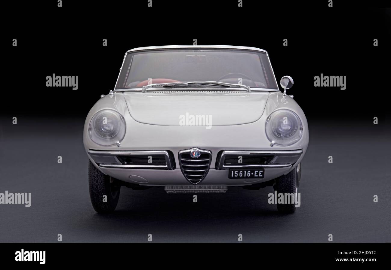 Modellauto aus Druckguss von Autoart von Alfa Romeo Duetto Spider 1600,1966 Stockfoto