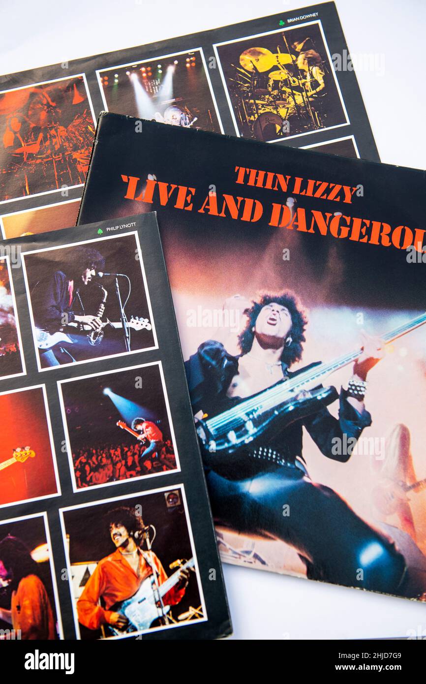 LP-Cover und Innenhüllen von Live and Dangerous, einem Doppel-Live-Album der irischen Rockband Thin Lizzy, das 1978 veröffentlicht wurde Stockfoto