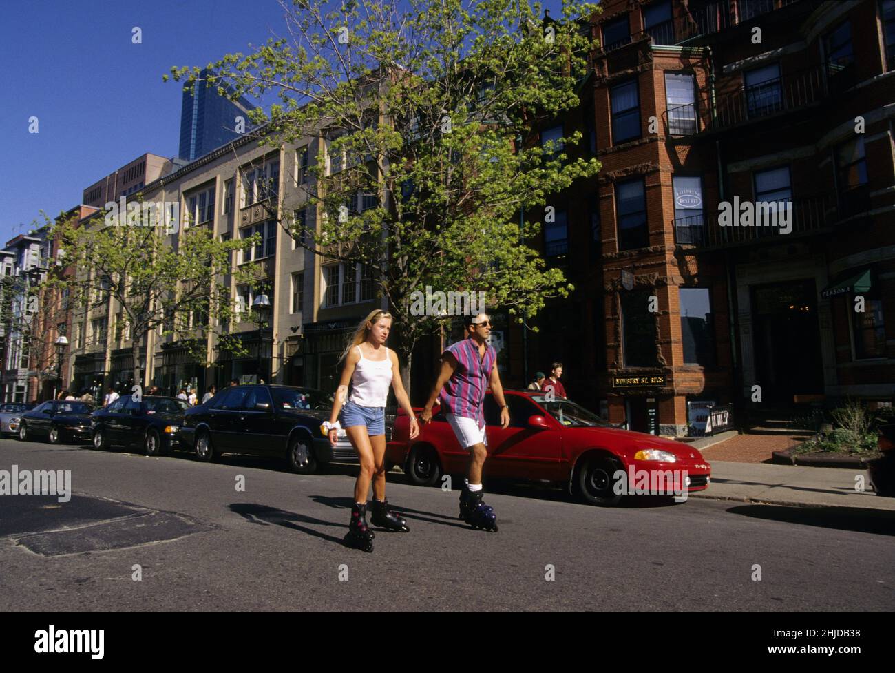 Newburry Str. Boston Massachusetts USA Paar Rollerblading Newburry Street Stockfoto