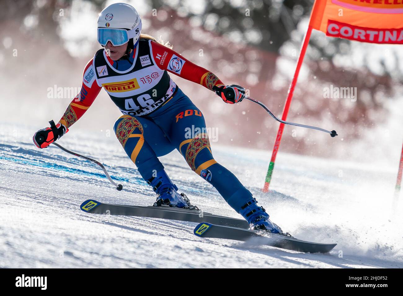 Cortina d'Ampezzo, Italien. 22. Januar 2022. CAILL Ania Monica (ROU) Ski World Cup Women's Downhill auf der Olympia delle Tofane. Stockfoto