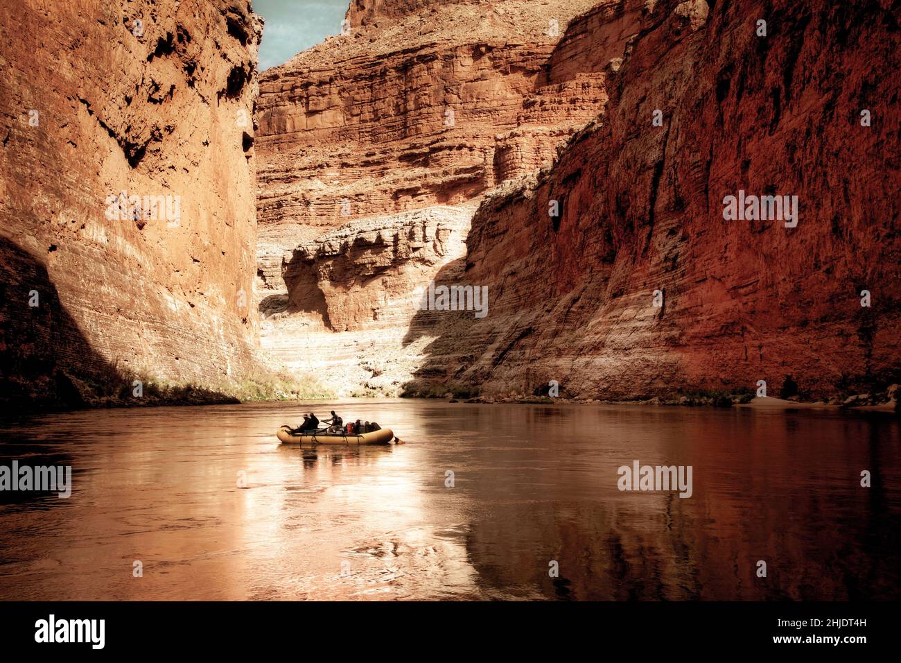 Sparren navigieren Sie den Colorado River um Rote Wand die Höhle in den Grand Canyon, Arizona. Stockfoto