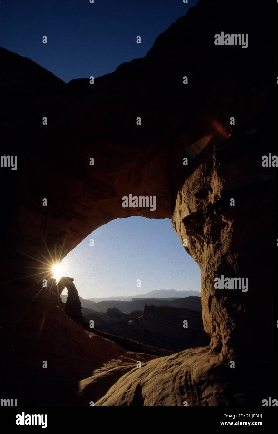 usa etats unis Arches Nationalpark Sonnenaufgang Insolit Sedimente Felsen Stockfoto