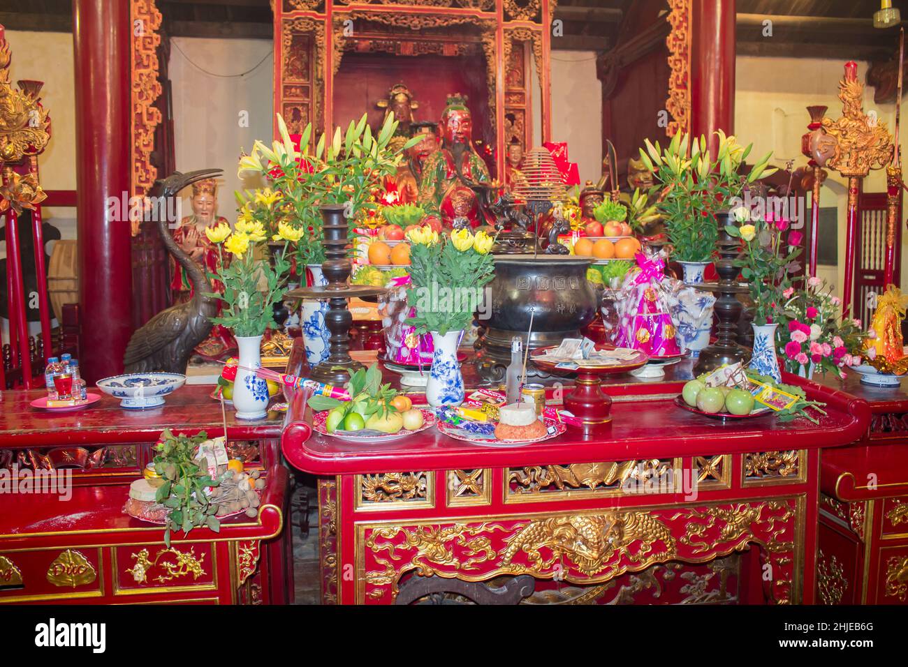 Guan Yu Statue am Suphanburi-Säulen-Schrein in Hanoi, Vietnam. Stockfoto