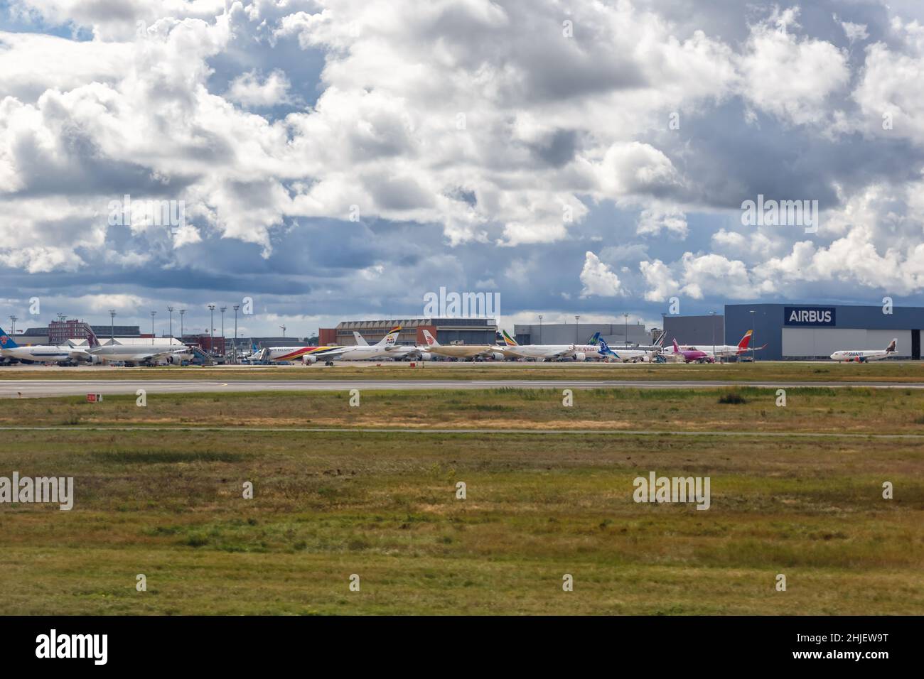 Toulouse, Frankreich - 20. September 2021: Airbus-Hauptsitz am Flughafen Toulouse (TLS) in Frankreich. Stockfoto