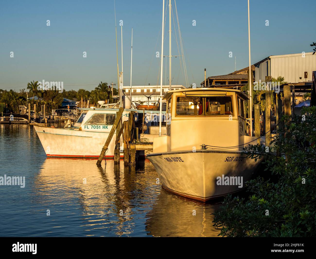 Fischerboote im Barron River in Everglades City in Southeast Florida USA Stockfoto