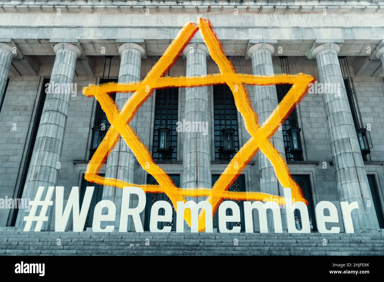 Internationaler Holocaust-Gedenktag. Hashtag ERINNERN WIR UNS VOR der Juristischen Fakultät von Buenos Aires Argentinien. Speicherplatz kopieren. Stockfoto