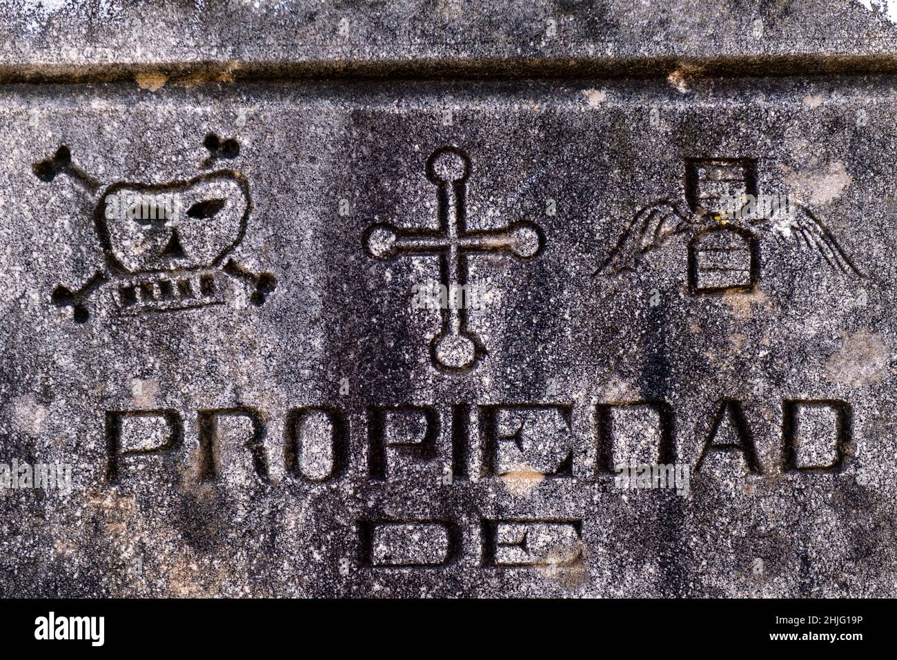 Gedenktafel mit Grabensymbolen, Friedhof Alaró, Mallorca, Balearen, Spanien Stockfoto