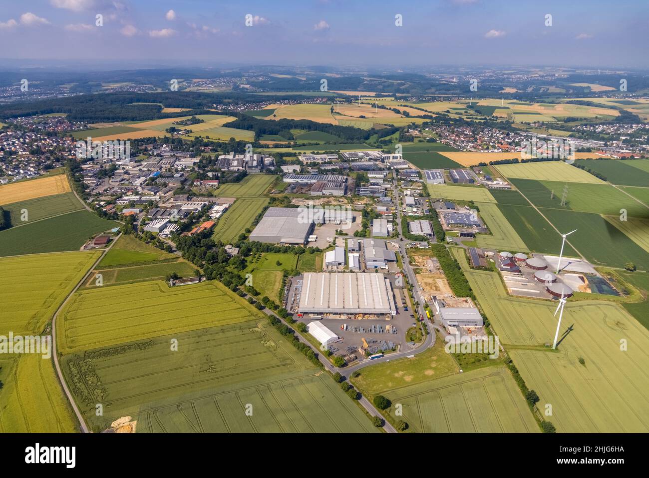 Luftaufnahme, Gewerbegebiet Höingen, Höingen, Ense, Sauerland, Nordrhein-Westfalen, Deutschland, DE, Europa, Handelsunternehmen, Kommercia Stockfoto