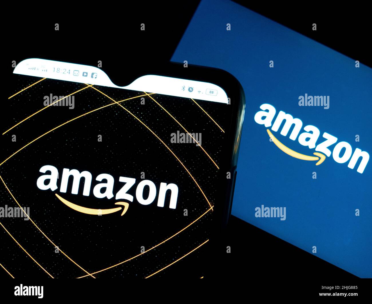 Ukraine. 27th Januar 2022. In dieser Abbildung wird das Amazon, Inc.-Logo auf einem Smartphone angezeigt. Kredit: SOPA Images Limited/Alamy Live Nachrichten Stockfoto
