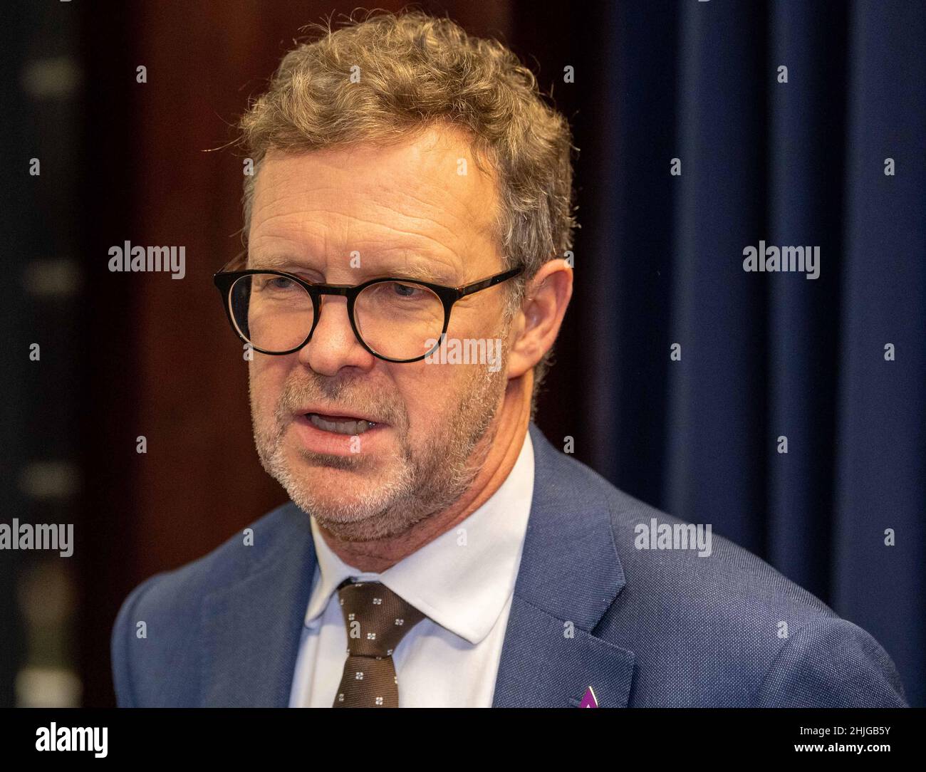 Brentwood, Großbritannien. 29th Januar 2022. Brentwood Essex 29th Jan 2022 Holocaust Trust Memorial Meeting an der Brentwood County High School, Foto: Jacob Vince CEO von Christian Friends of Israeli Credit: Ian Davidson/Alamy Live News Stockfoto