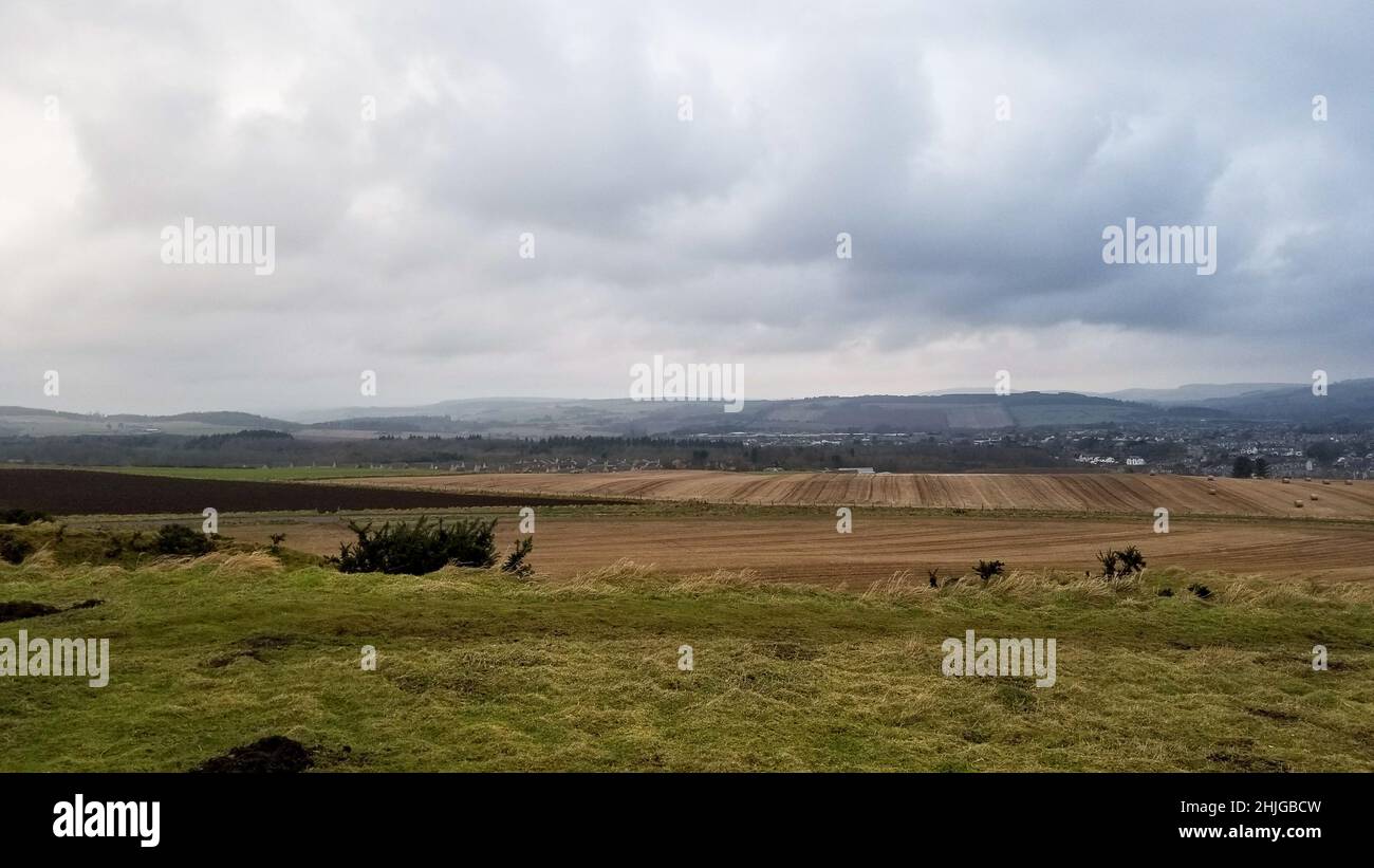 Ein Foto der regnerischen und bewölkten Landschaft in der Nähe von Stonehaven, Schottland. Stockfoto