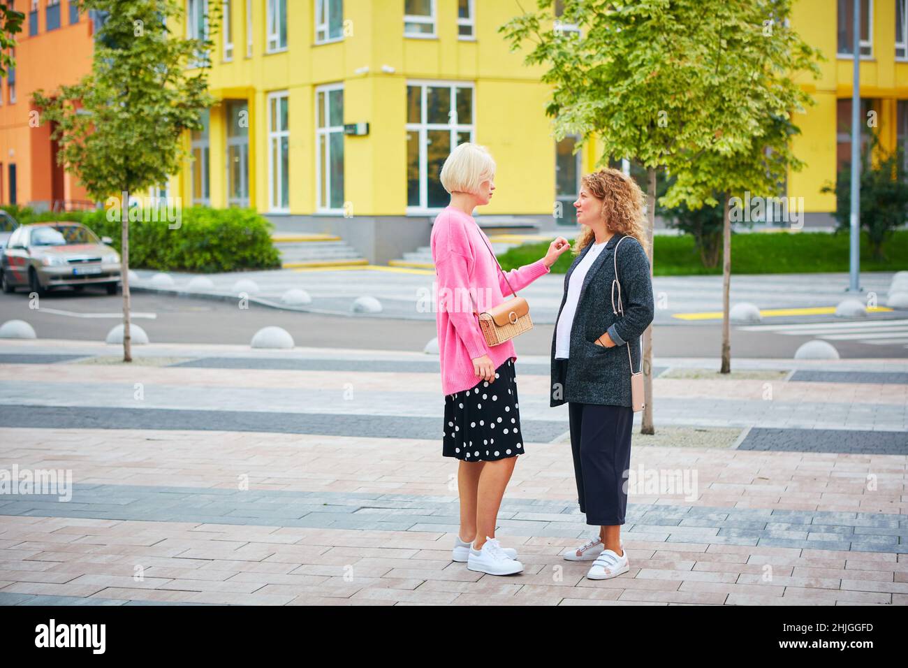 Portrait von schönen lesbischen Paar Spaß haben. LGBT-Konzept Stockfoto