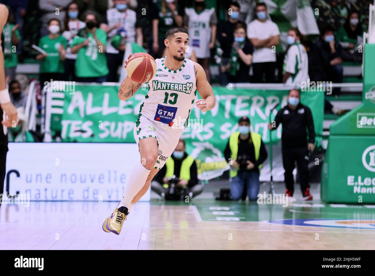 Nick JOHNSON (13) von Nanterre 92 während der französischen Meisterschaft, Betclic Elite-Basketballspiel zwischen Nanterre 92 und LDLC ASVEL am 29. Januar 2022 im Palais des Sports Maurice Thorez in Nanterre, Frankreich - Foto Ann-Dee Lamour / CDP MEDIA / DPPI Stockfoto