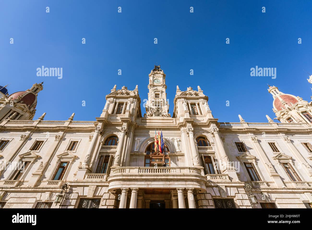 Valencia, Spanien. 28. Januar 2022. Blick auf das Rathaus der Kommunalverwaltung von Valencia Stockfoto