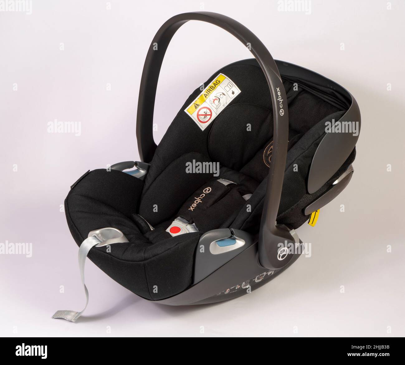 Cybex Cloud Z i-size Kinderautositz auf weißem Hintergrund isoliert ausgeschnitten Stockfoto