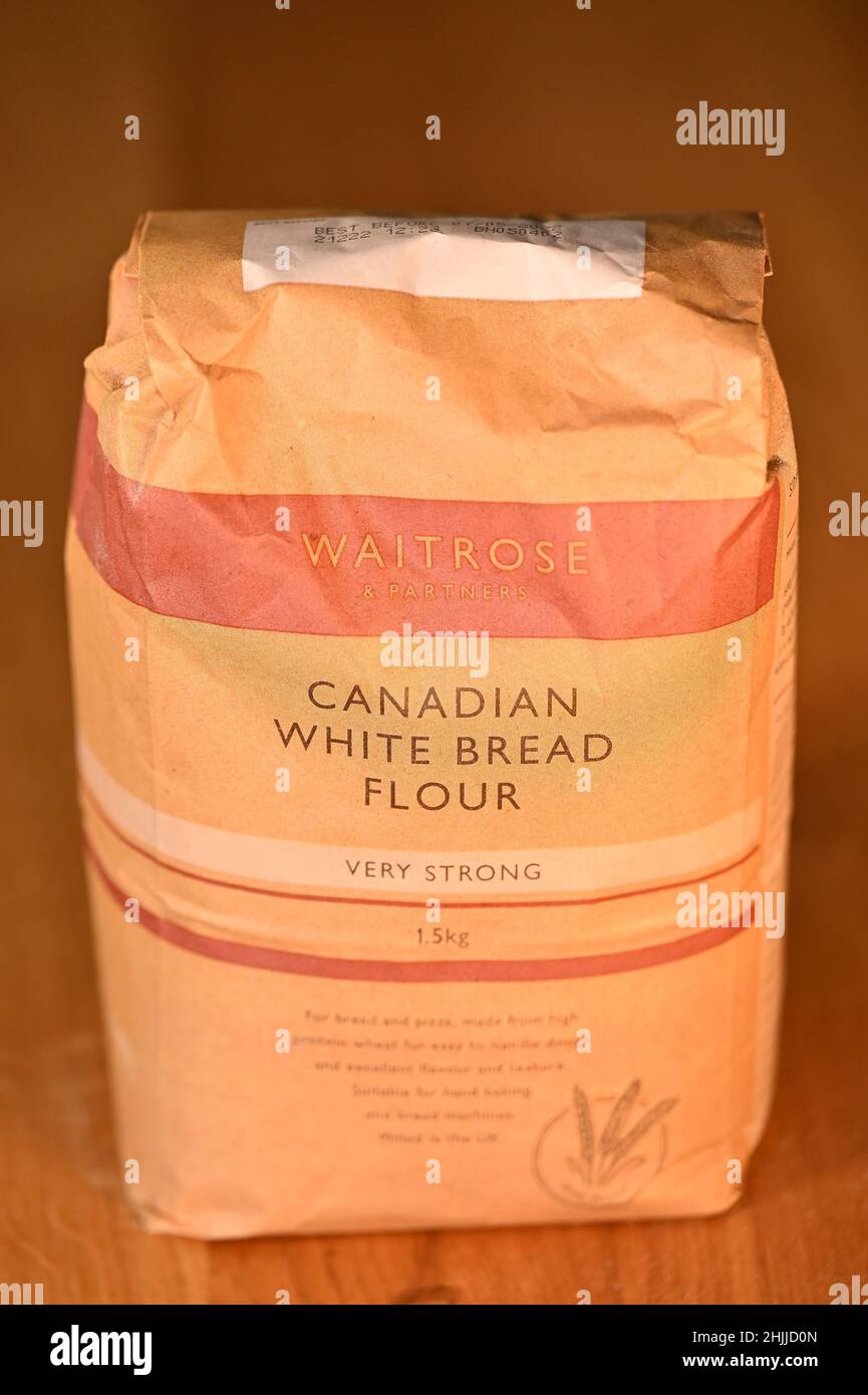 Waitrose Canadian White Bread Flour. London. VEREINIGTES KÖNIGREICH. Januar 2022. Stockfoto