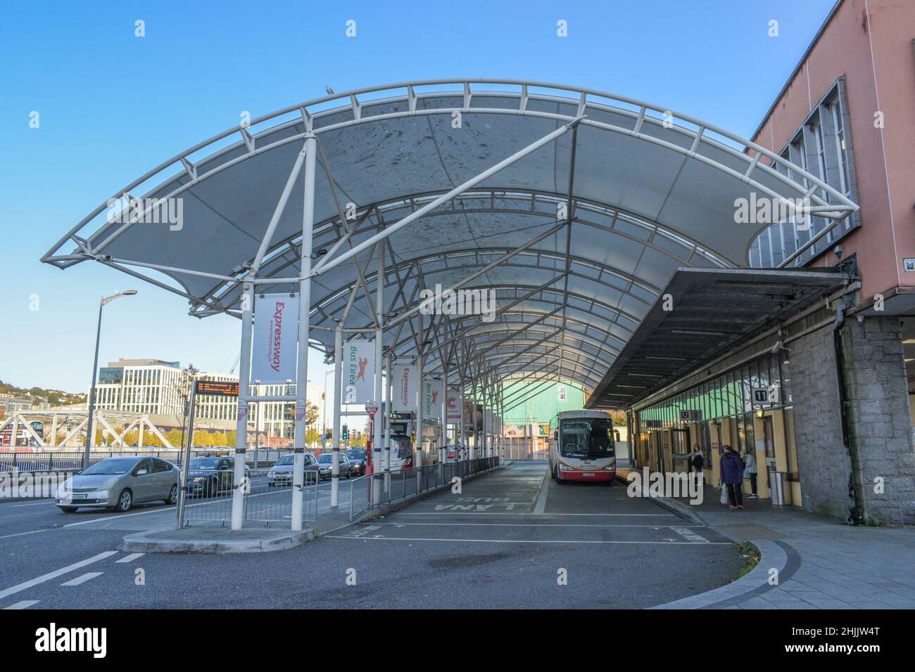 Der Busbahnhof Cork befindet sich am Cork Parnell Place und bietet