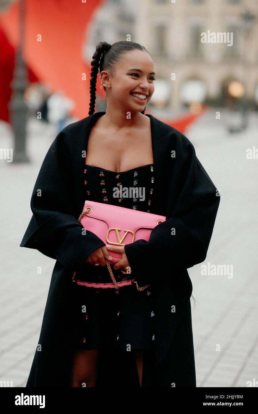 Paola Locatelli, im Stil der Straße, bei der Valentino Spring Summer