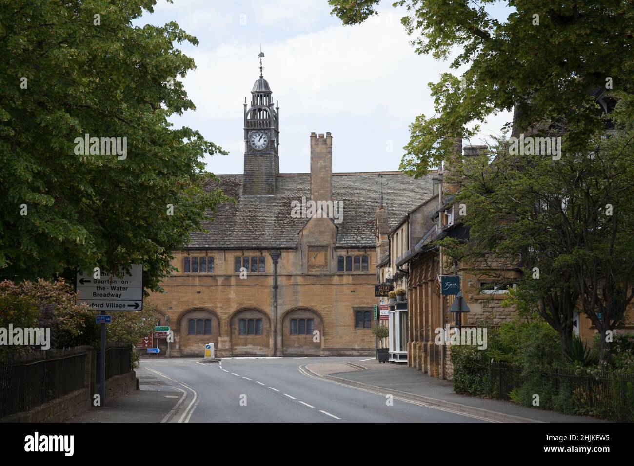 Ansichten von Moreton in Marsh und Redesdale Hall, Gloucestershire in Großbritannien Stockfoto