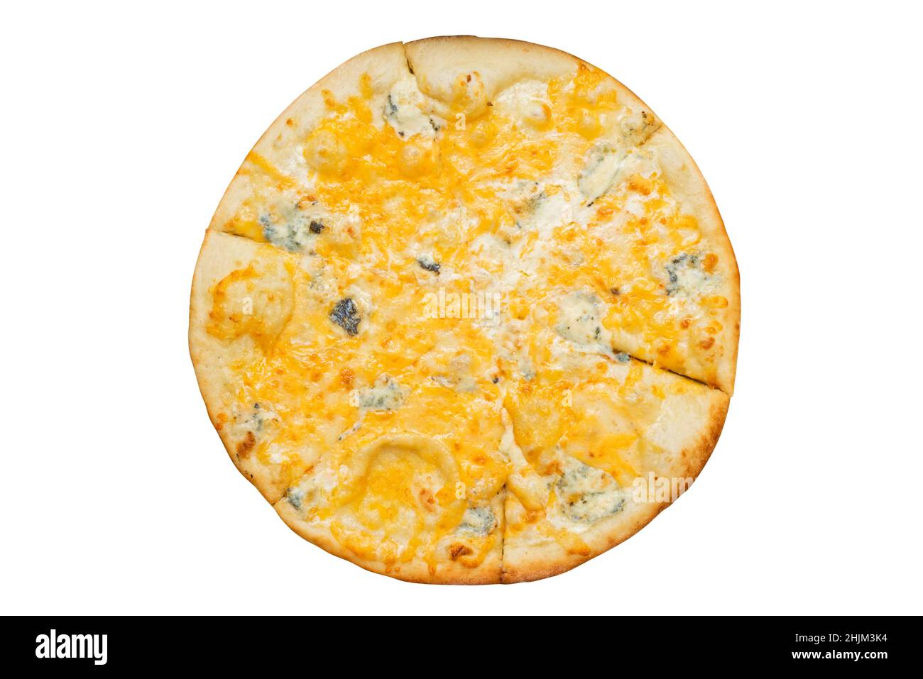 Köstliche Pizza vier Käsesorten mit Cheddar, Parmesan, Mozzarella isoliert auf Weiß. Pizza Margarita, Blick von oben. Stockfoto