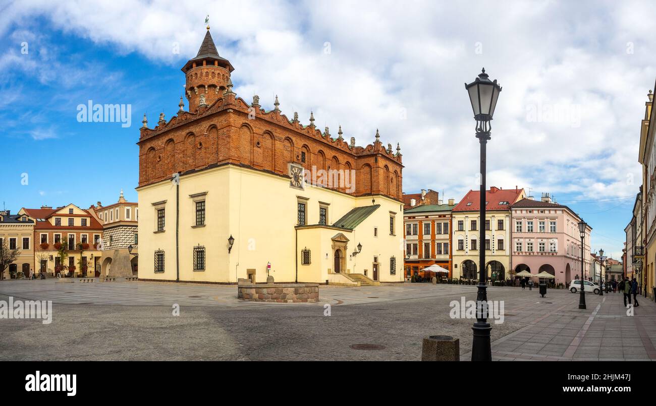 Tarnow, Polen. Renaissance-Rathaus und Mietshäuser auf dem Hauptplatz der Altstadt werden oft als Perl der polnischen Renaissance bezeichnet Stockfoto