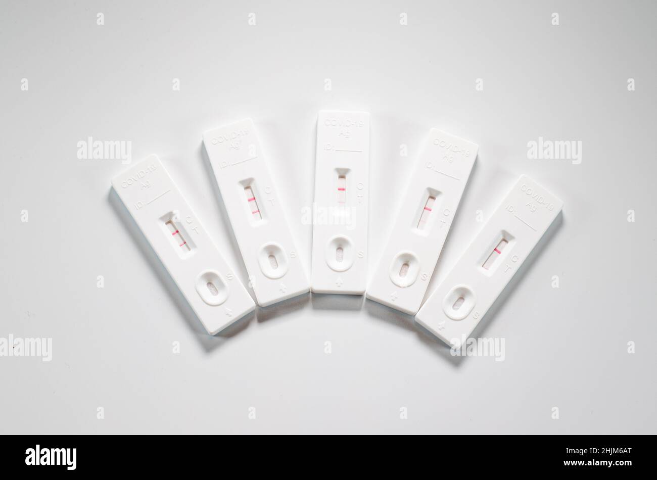 Covid-19 Antigentest zeigt progressive Heilung und progressive Reduktion der Viruslast Stockfoto