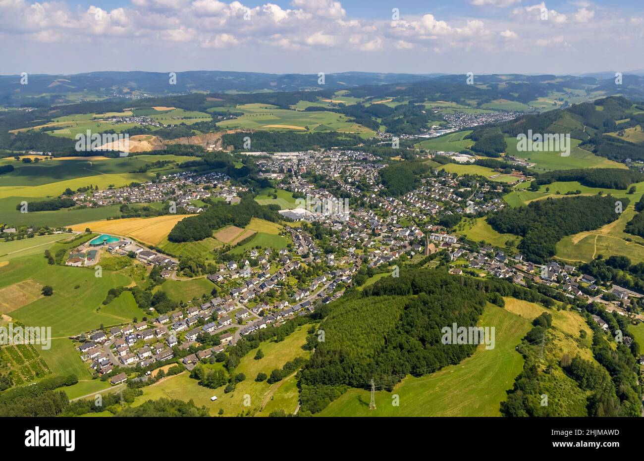 Luftaufnahme, Ortsansicht Bonzel, Lennestadt, Sauerland, Nordrhein-Westfalen, Deutschland, DEU, Europa, Fernsicht, Grundsteuer, Immobilien, Luftaufnahmen Stockfoto