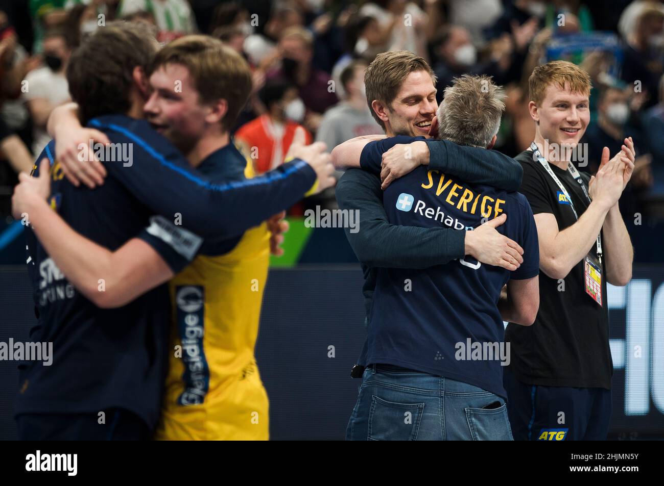 Budapest, Ungarn, 30th. Januar 2022. Die schwedischen Spieler feiern den Sieg beim EHF EURO 2022, dem Final Match zwischen Schweden und Spanien, in Budapest, Ungarn. 30. Januar 2022. Kredit: Nikola Krstic/Alamy Stockfoto