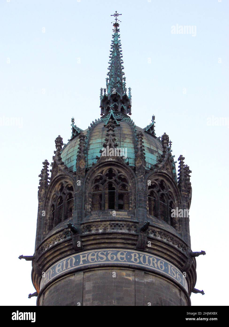 Gotische „Krone“ der Glockenturm der Allerheiligen-Kirche, aka Reformation Memorial Church, Wittenberg, Deutschland Stockfoto